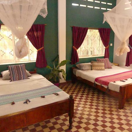 The Playground Bed & Breakfast Кампот Екстериор снимка