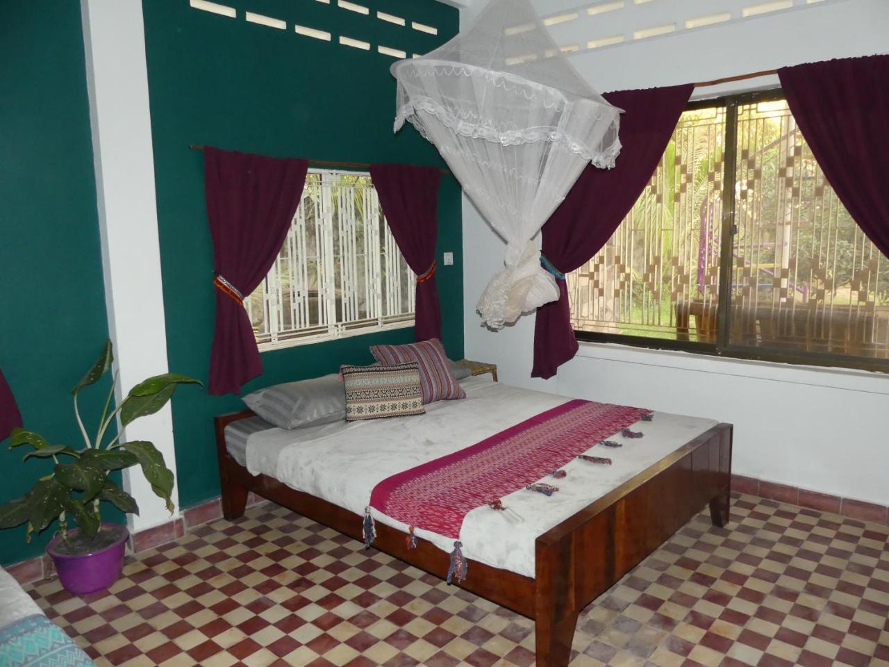 The Playground Bed & Breakfast Кампот Екстериор снимка