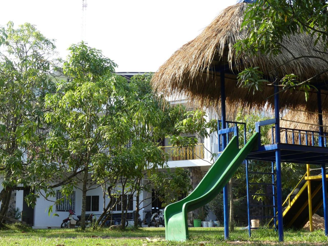 The Playground Bed & Breakfast Кампот Екстериор снимка