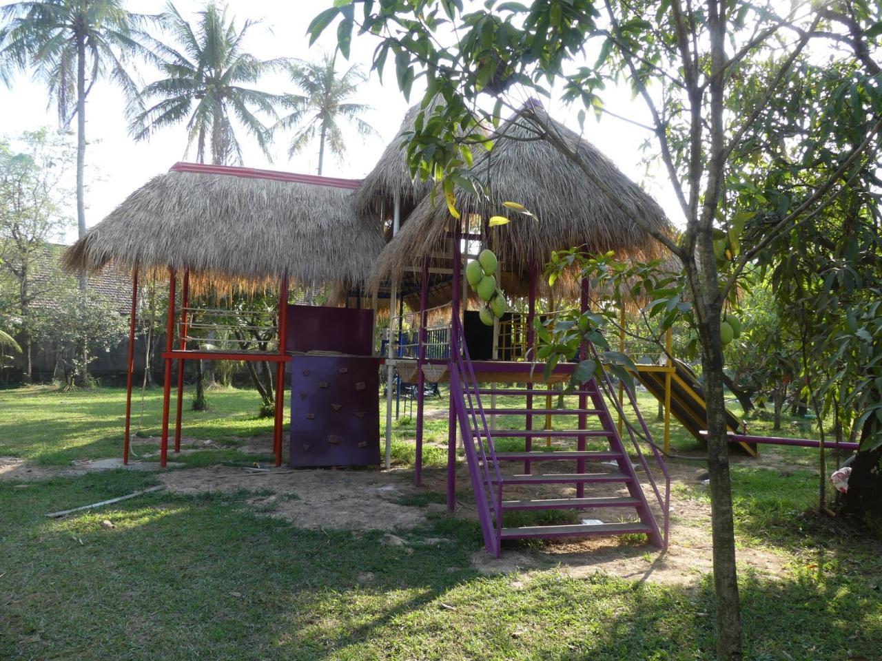The Playground Bed & Breakfast Кампот Екстериор снимка