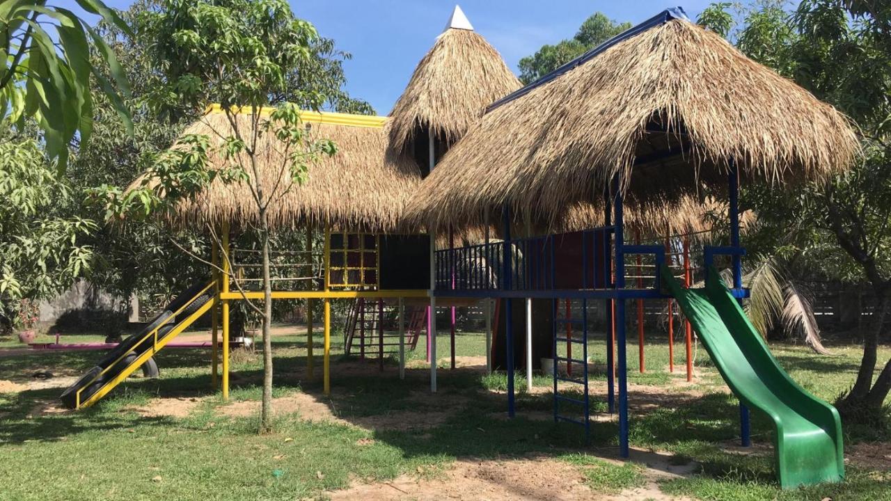 The Playground Bed & Breakfast Кампот Екстериор снимка