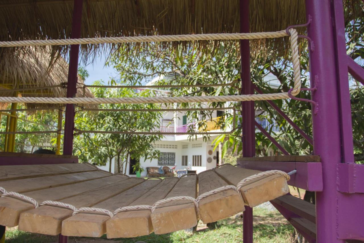 The Playground Bed & Breakfast Кампот Екстериор снимка